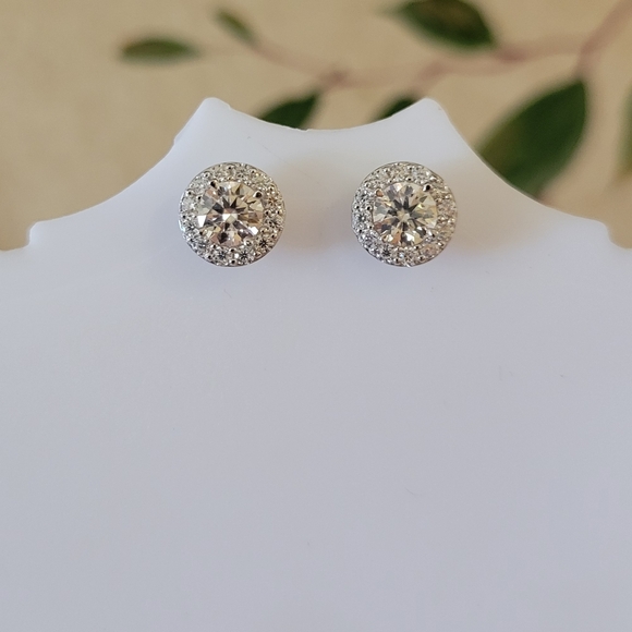 1 Carat Halo Certified Moissanite Stud Earrings NEW - Picture 15 of 15